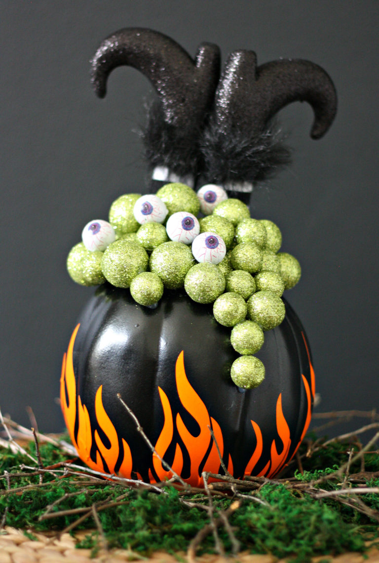 witches-cauldron-pumpkin-nest-of-posies